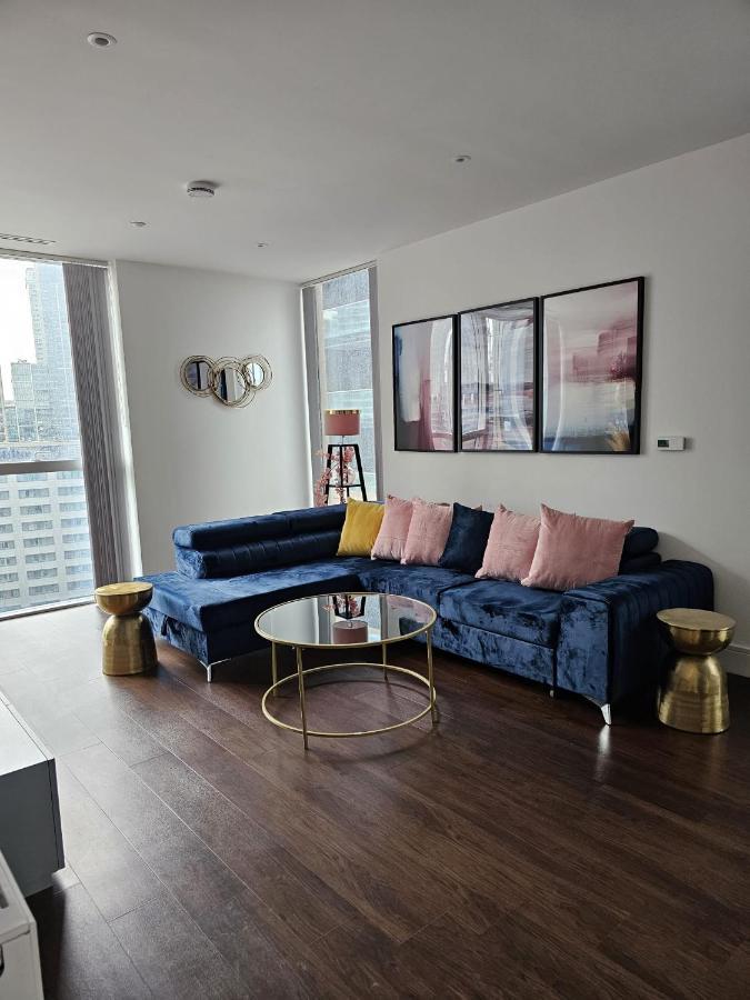 2 Bed Luxurious Apartments Canary Wharf ลอนดอน ภายนอก รูปภาพ