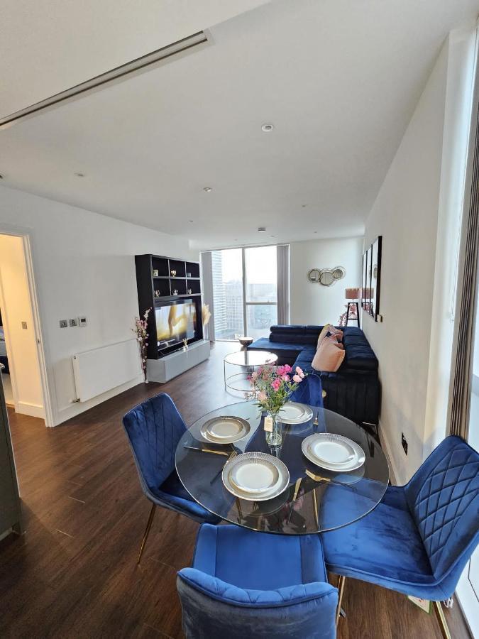 2 Bed Luxurious Apartments Canary Wharf ลอนดอน ภายนอก รูปภาพ